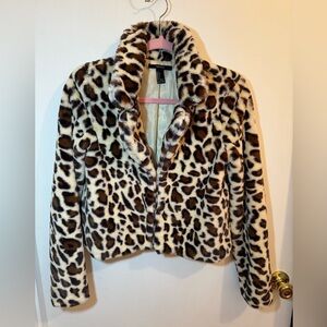 Women’s hip length FOREVER 21 faux fur cheetah print jacket. Preowned. Small